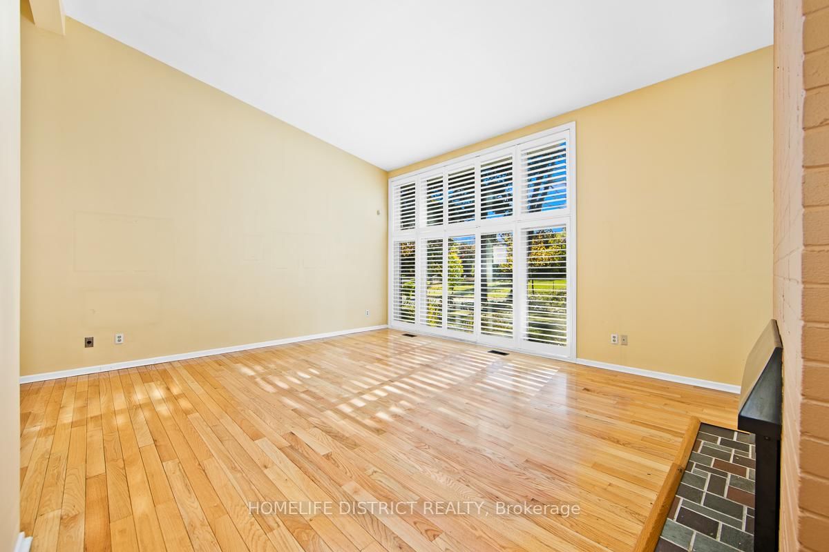 Detached House for sale at 22 Greenland Road, Toronto, Ontario, M3C 1N2 - Banbury-Don Mills - MLS: C12986844