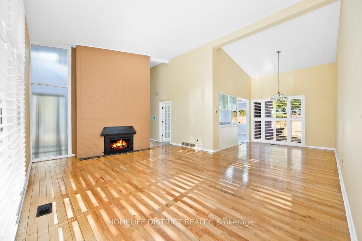 Detached House for sale at 22 Greenland Road, Toronto, Ontario, M3C 1N2 - Banbury-Don Mills - MLS: C12986844