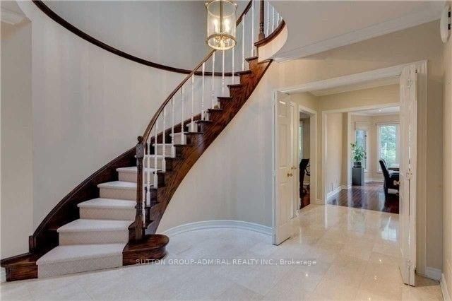 15 Whitehall Rd, Toronto, M4W 2C5 | Image 2