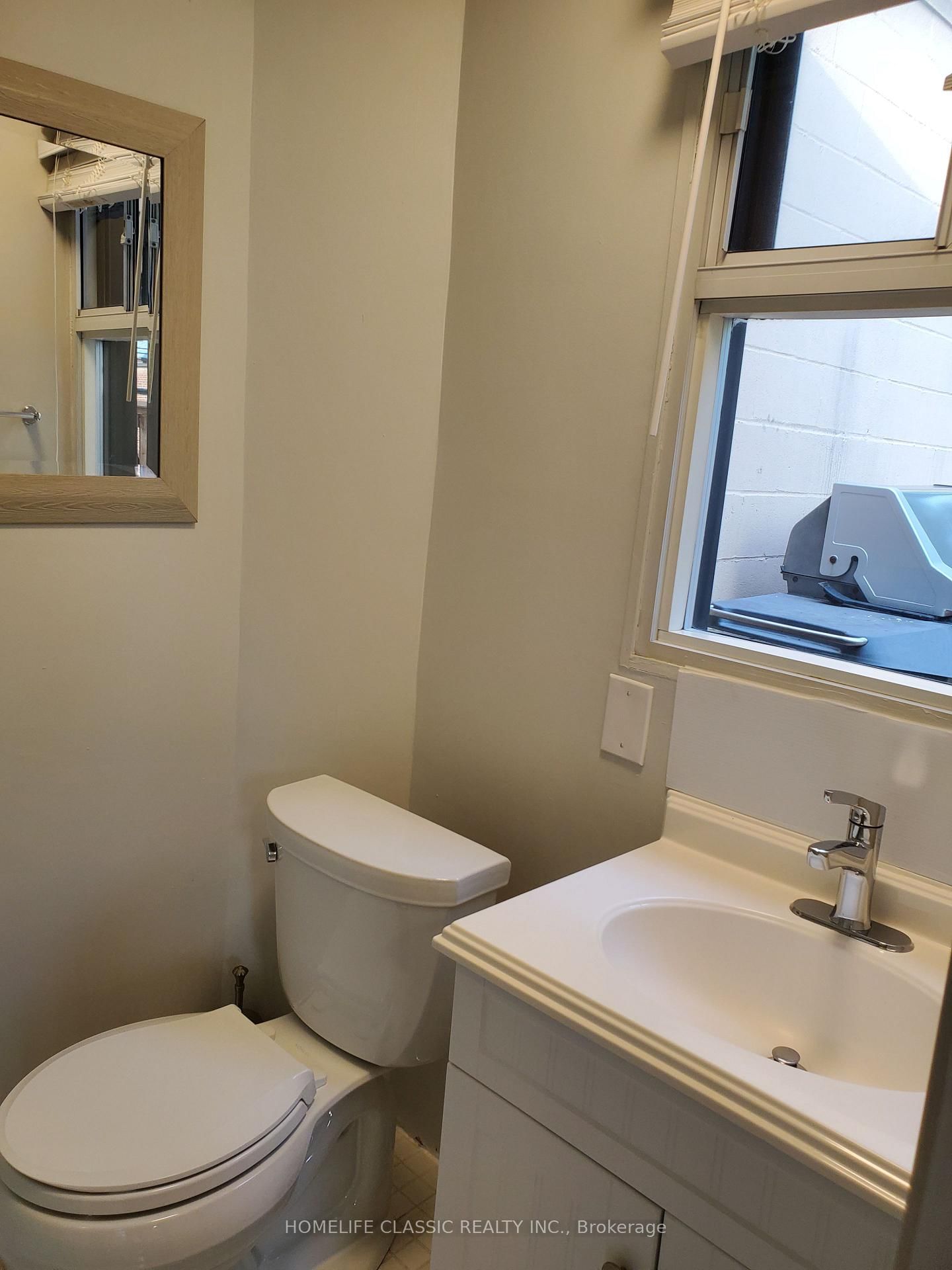 318 Millwood Road, Unit A - Photo 8