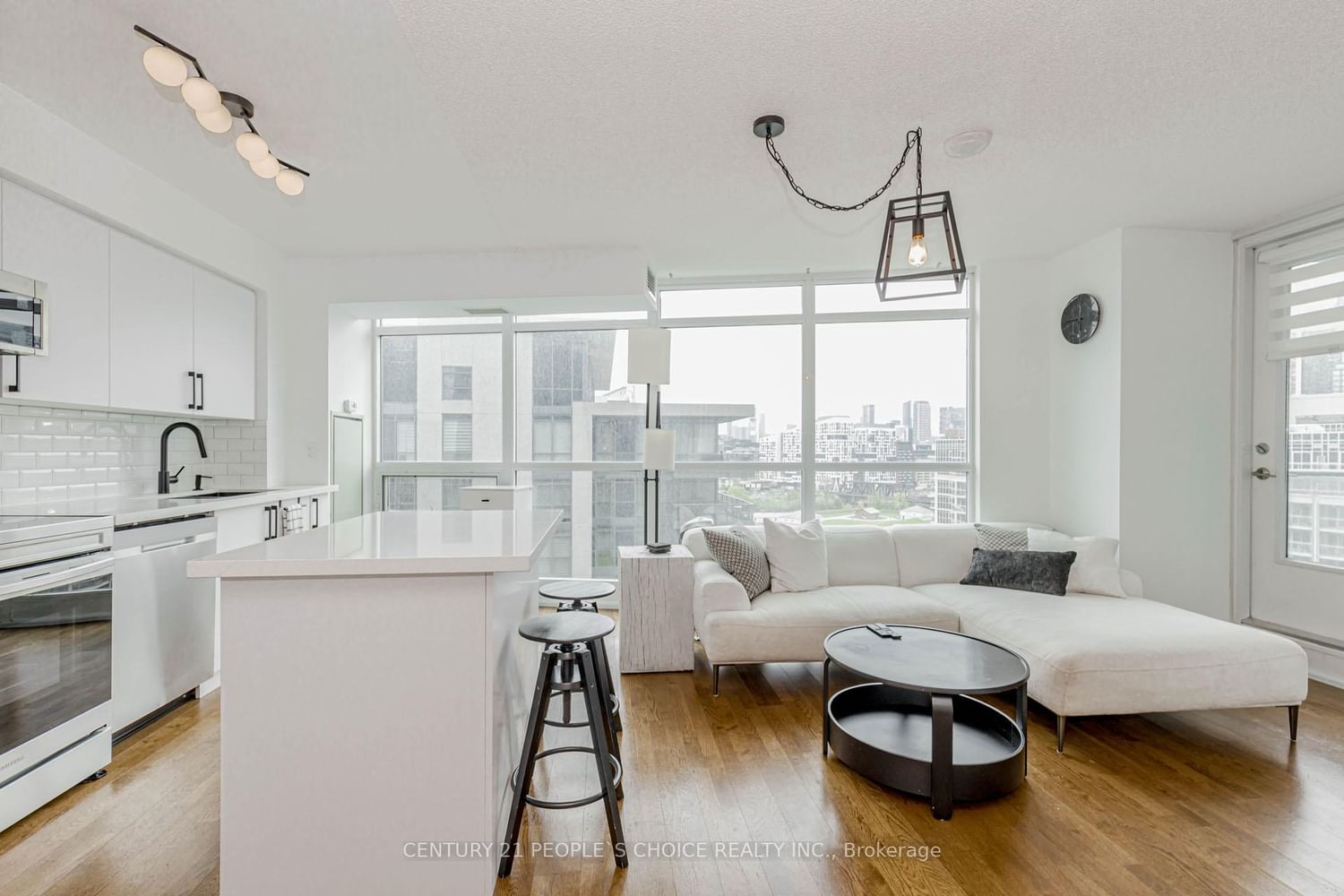 Condo for sale at 1611-215 Fort York Boulevard, Toronto, Ontario, M5V 4A2 - Niagara - MLS: C12986876