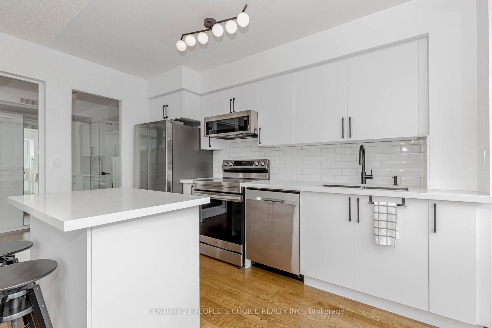 Condo for sale at 1611-215 Fort York Boulevard, Toronto, Ontario, M5V 4A2 - Niagara - MLS: C12986876