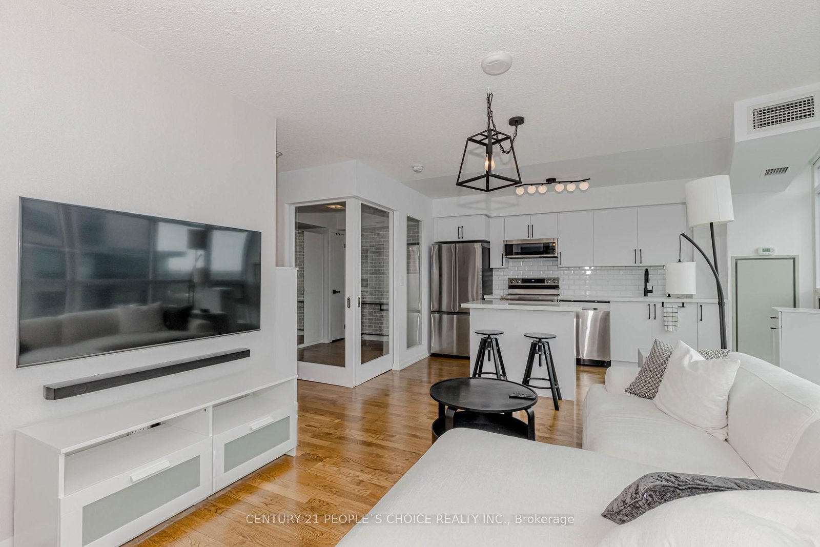 Condo for sale at 1611-215 Fort York Boulevard, Toronto, Ontario, M5V 4A2 - Niagara - MLS: C12986876