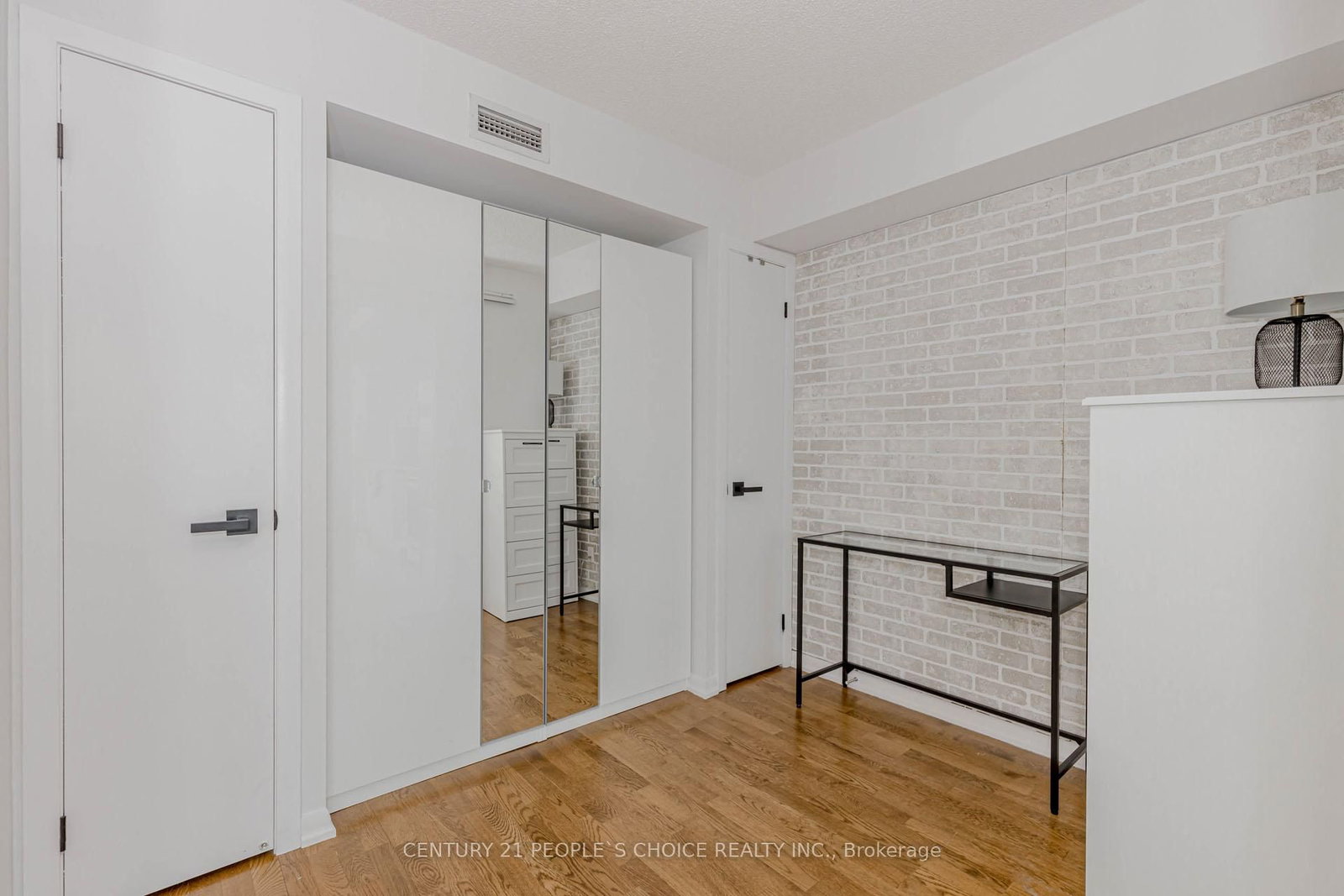 Condo for sale at 1611-215 Fort York Boulevard, Toronto, Ontario, M5V 4A2 - Niagara - MLS: C12986876