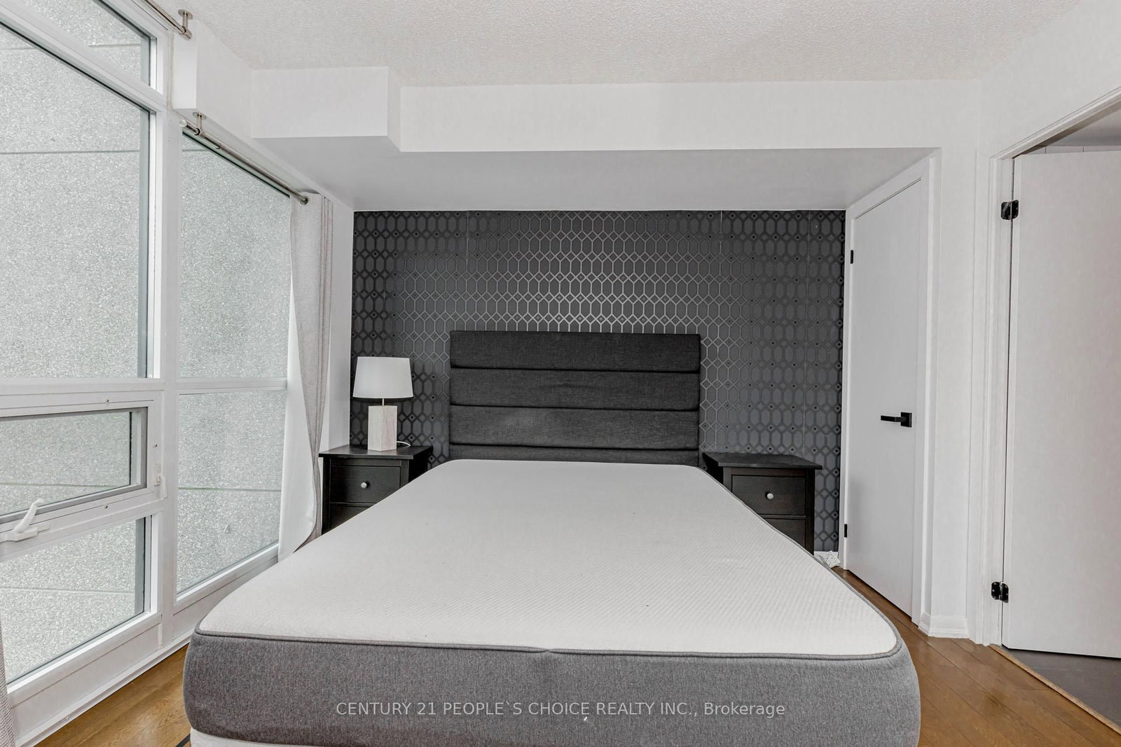 Condo for sale at 1611-215 Fort York Boulevard, Toronto, Ontario, M5V 4A2 - Niagara - MLS: C12986876