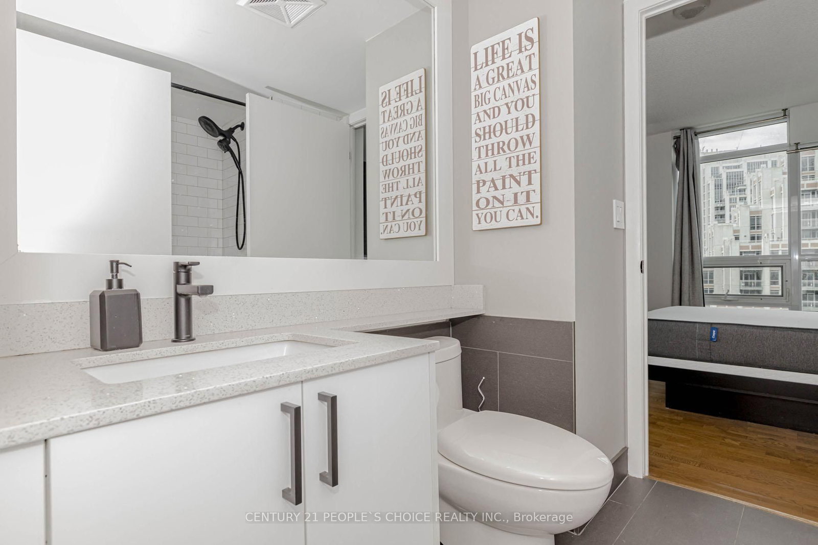 Condo for sale at 1611-215 Fort York Boulevard, Toronto, Ontario, M5V 4A2 - Niagara - MLS: C12986876