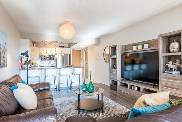 404 - 30 Fashion Roseway