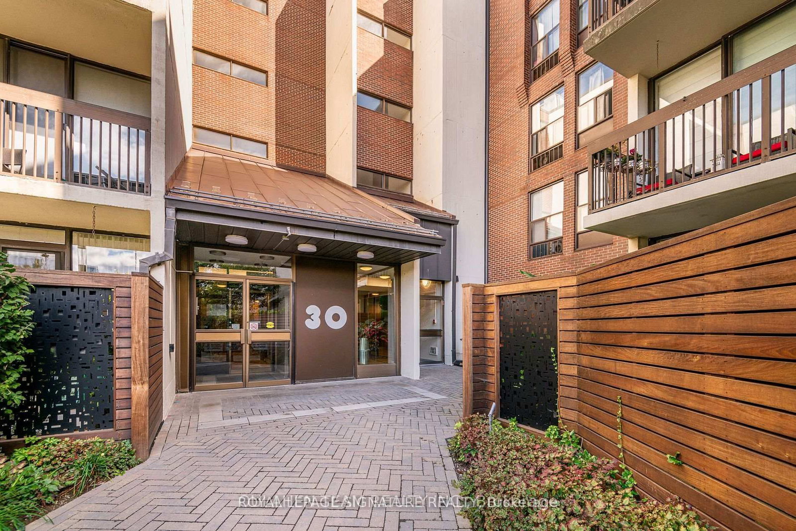 Condo for sale at 404-30 Fashion Roseway, Toronto, Ontario, M2N 6B4 - Willowdale East - MLS: C12986902