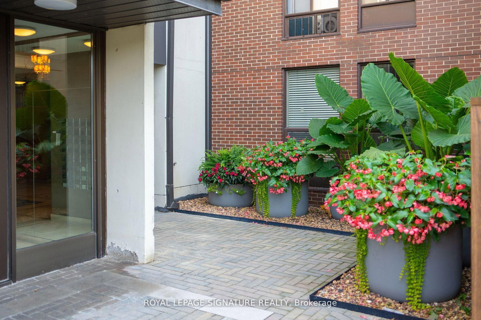 Condo for sale at 404-30 Fashion Roseway, Toronto, Ontario, M2N 6B4 - Willowdale East - MLS: C12986902