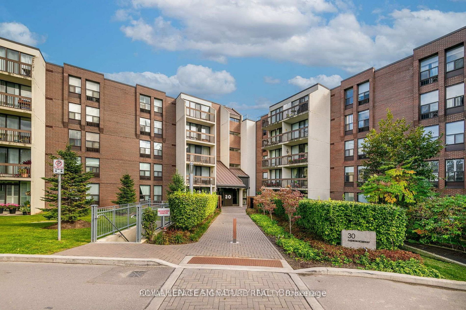 Condo for sale at 404-30 Fashion Roseway, Toronto, Ontario, M2N 6B4 - Willowdale East - MLS: C12986902