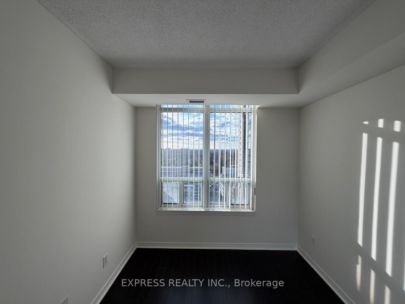 8 Hillcrest Avenue, Unit 1701 - Photo 2