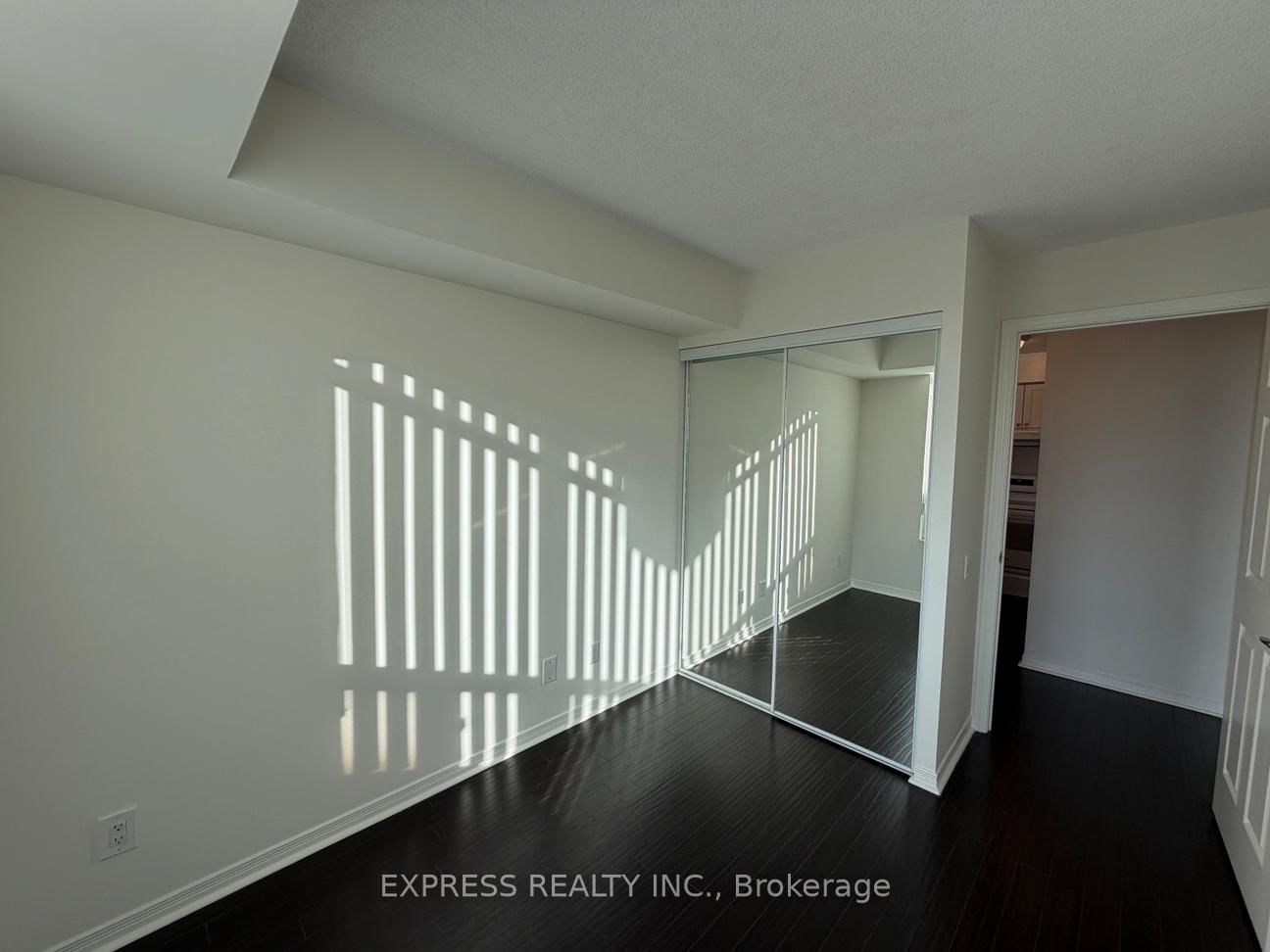 8 Hillcrest Avenue, Unit 1701 - Photo 3