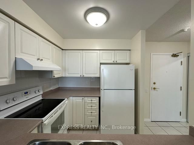 905 - 8 Hillcrest Avenue