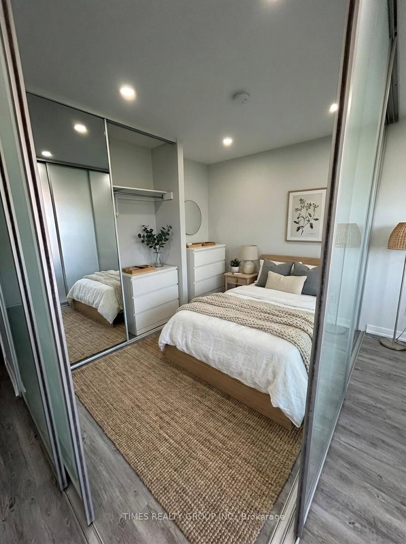 203 - 15 Walmer Rd, Toronto, M5R 2X1 | Image 2