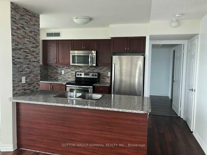 2811 - 19 Grand Trunk Cres S, Toronto, M5J 3A3 | Image 2