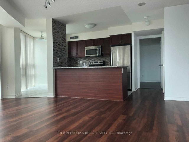 2811 - 19 Grand Trunk Crescent S