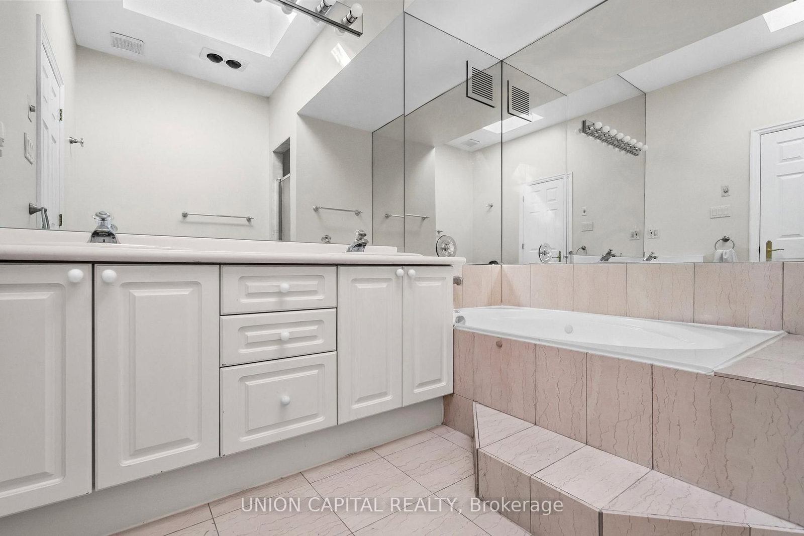 Detached House for sale at 75 Falcon Street, Toronto, Ontario, M4S 2P4 - Mount Pleasant East - MLS: C12987168