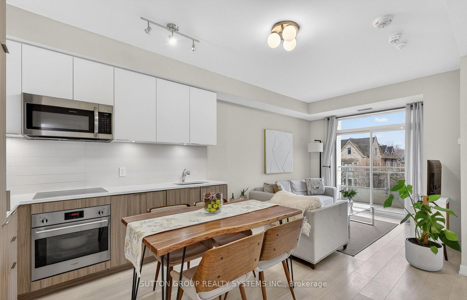 223 St Clair Avenue W, Unit 212 - Photo 2