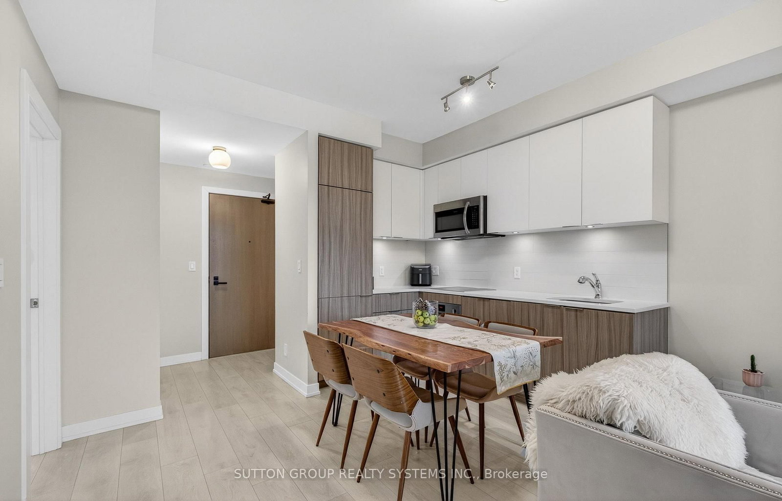 223 St Clair Avenue W, Unit 212 - Photo 4