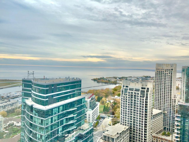 4116 - 19 Bathurst Street