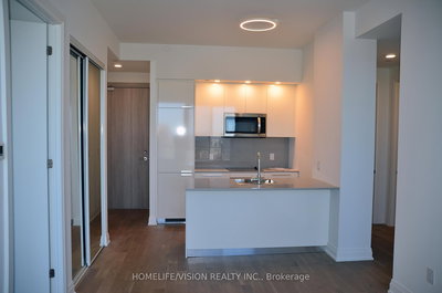 Ph607-75 Canterbury Place, Toronto, Ontario image-0-2