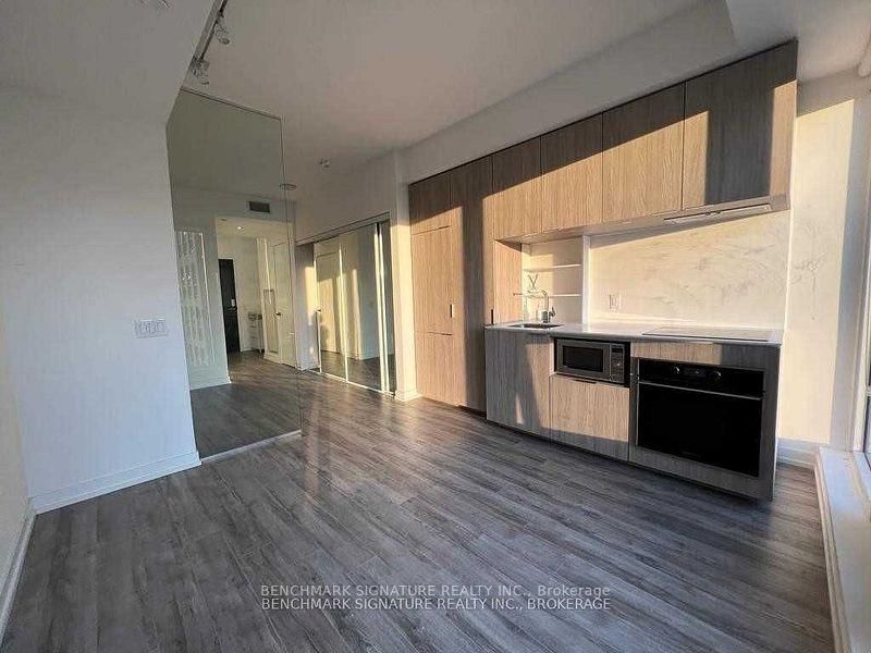 home for lease on 2015-77 Shuter Street