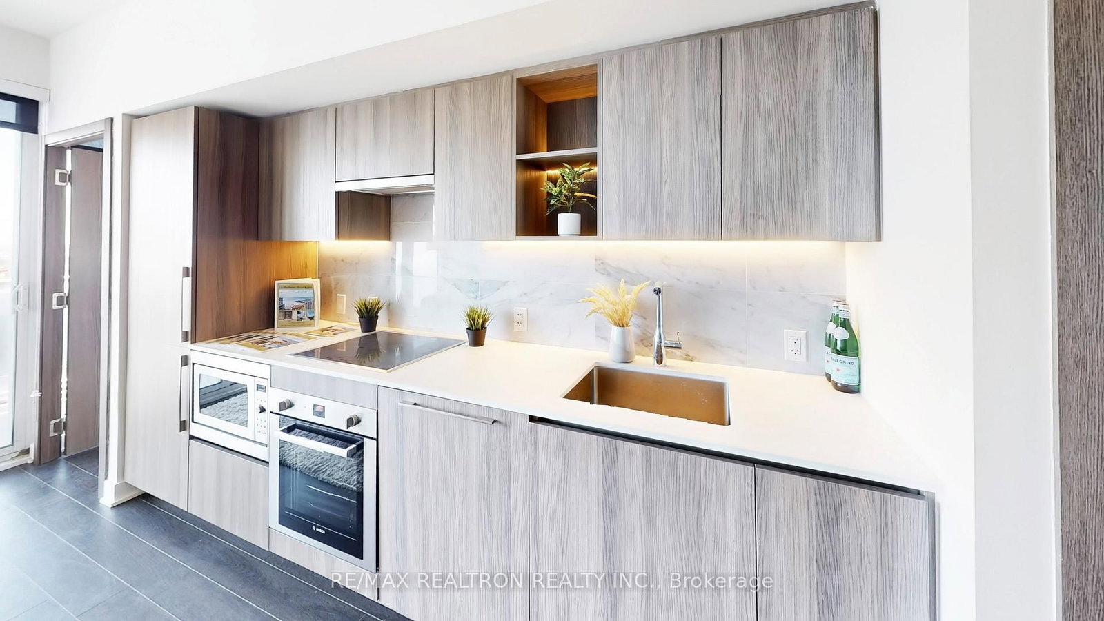 19 Bathurst Street, Unit 3902 - Photo 12