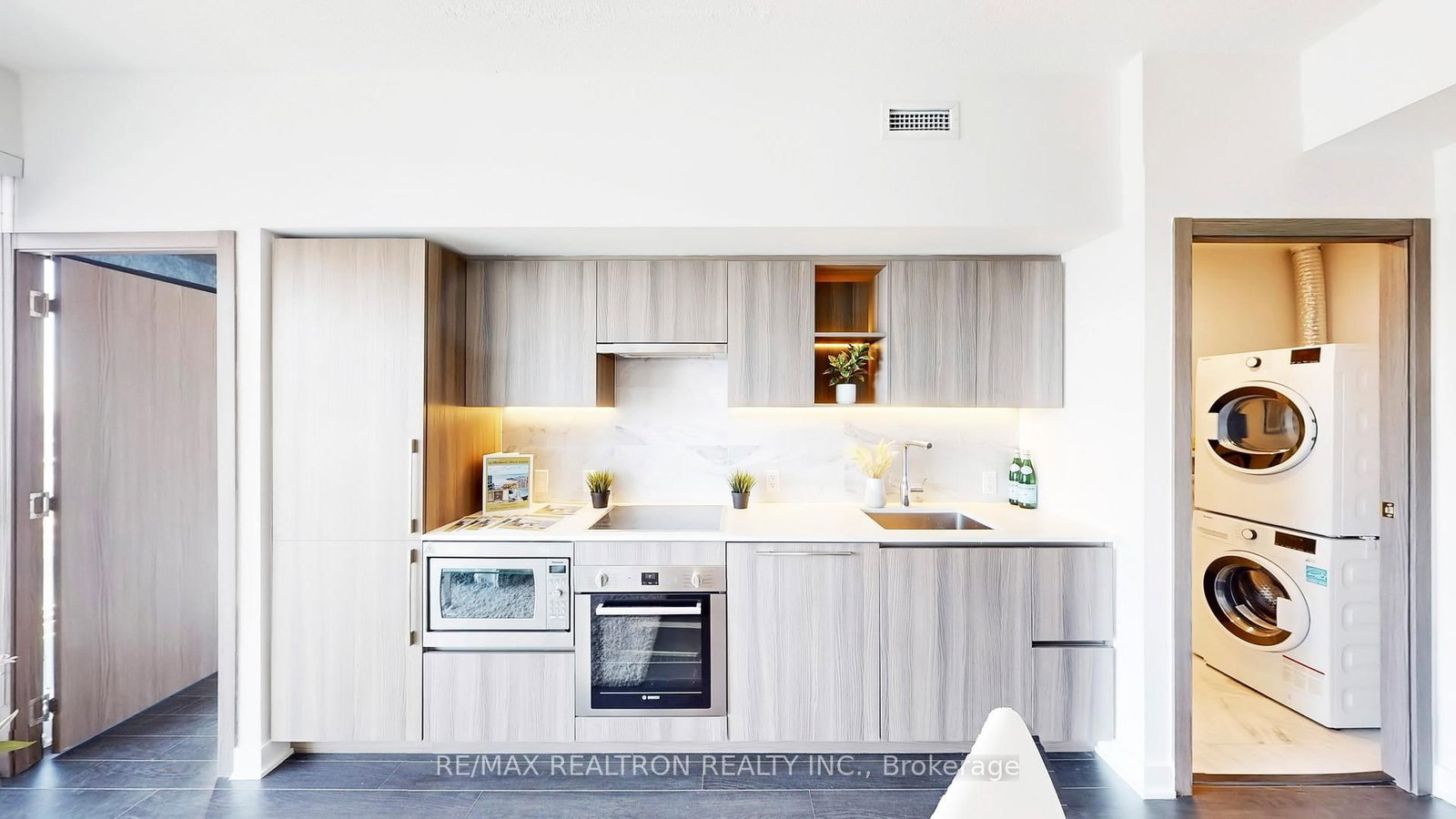 19 Bathurst Street, Unit 3902 - Photo 13