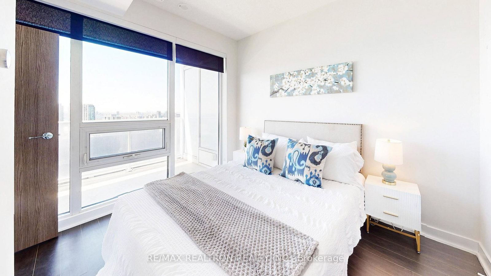 19 Bathurst Street, Unit 3902 - Photo 15