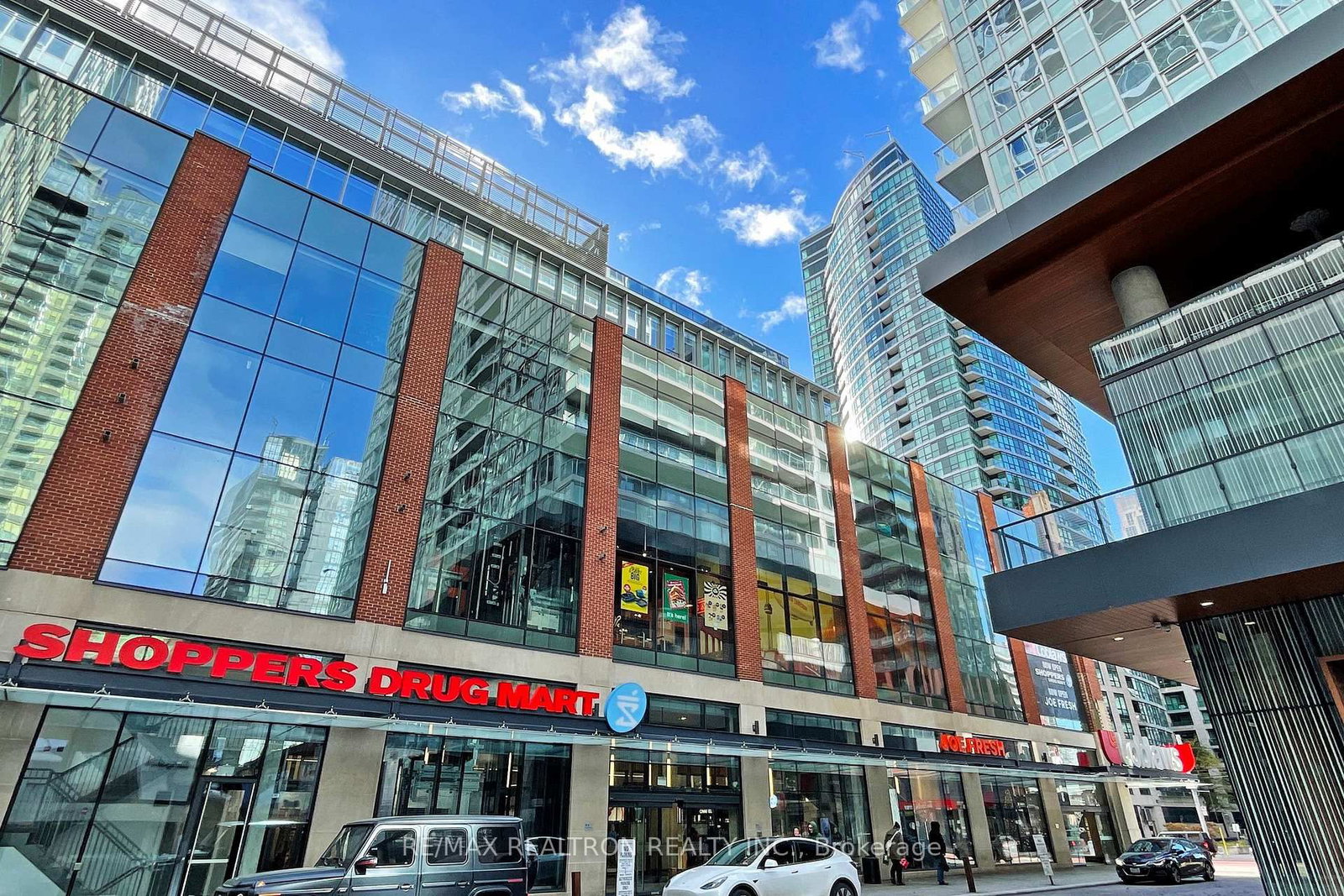 19 Bathurst Street, Unit 3902 - Photo 25