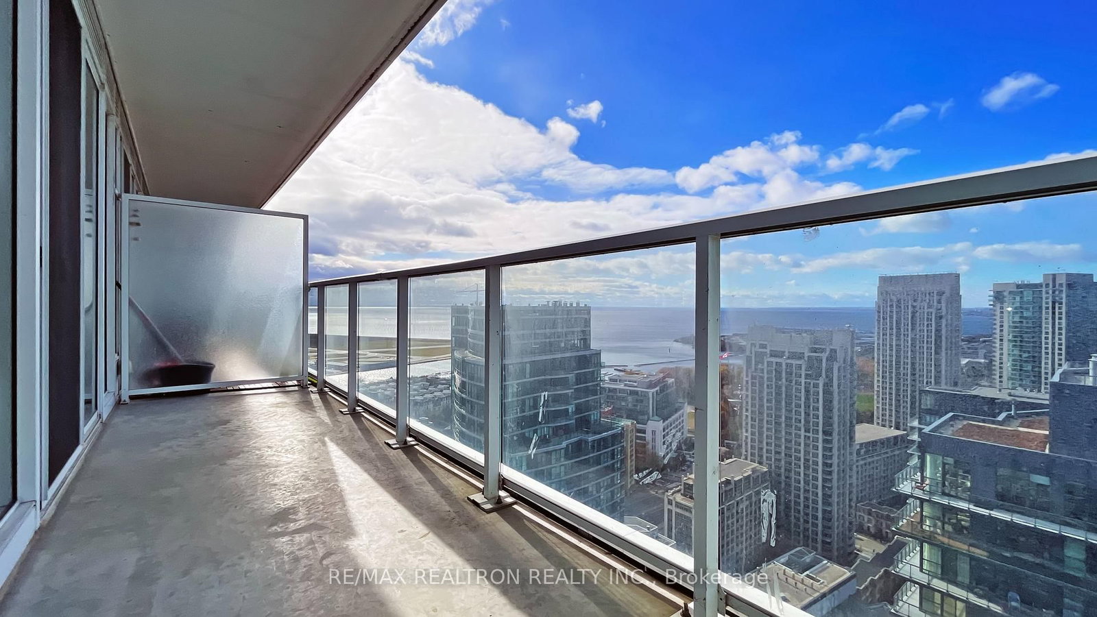 19 Bathurst Street, Unit 3902 - Photo 9