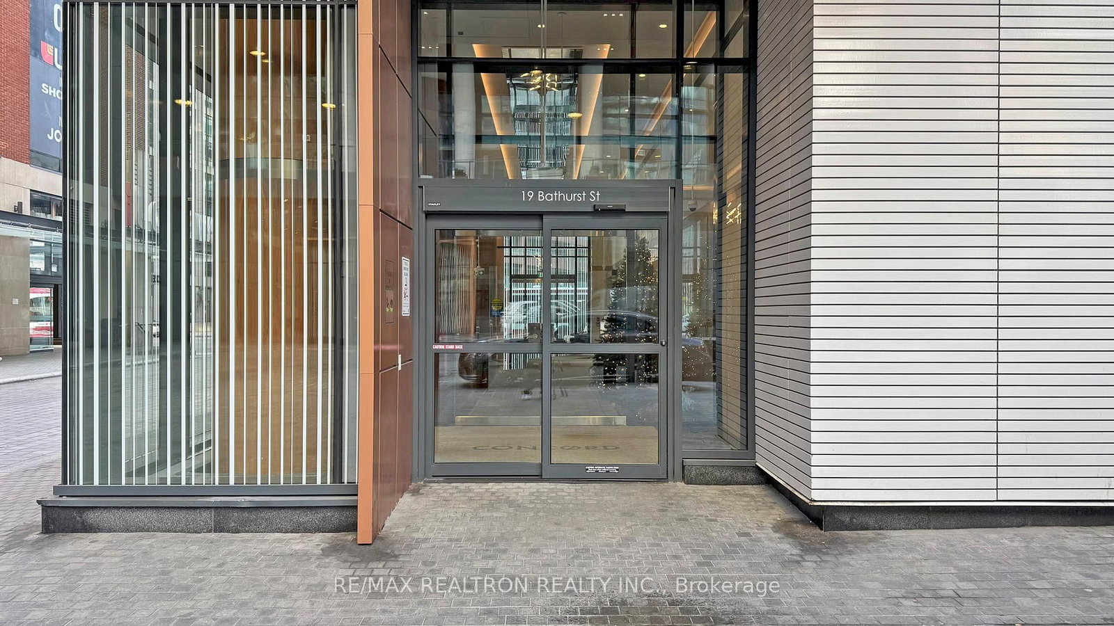 19 Bathurst Street, Unit 3902 - Photo 18