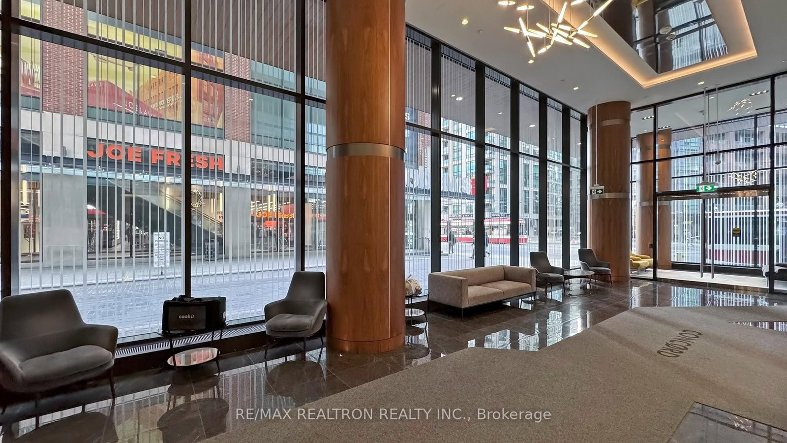 19 Bathurst Street, Unit 3902 - Photo 20