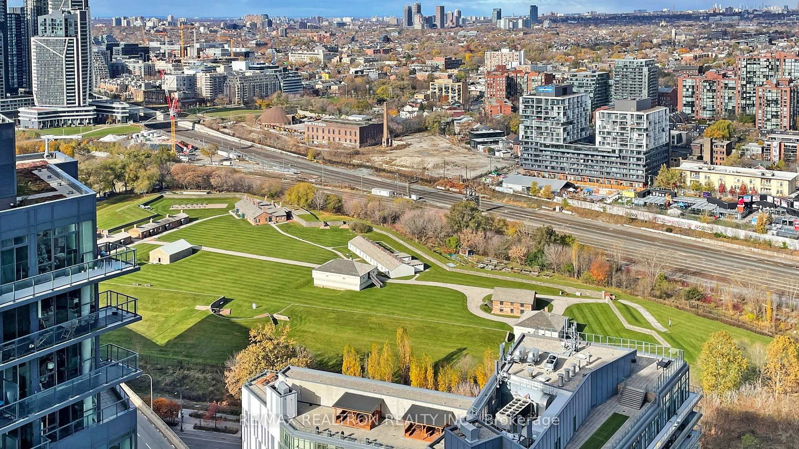 19 Bathurst Street, Unit 3902 - Photo 7