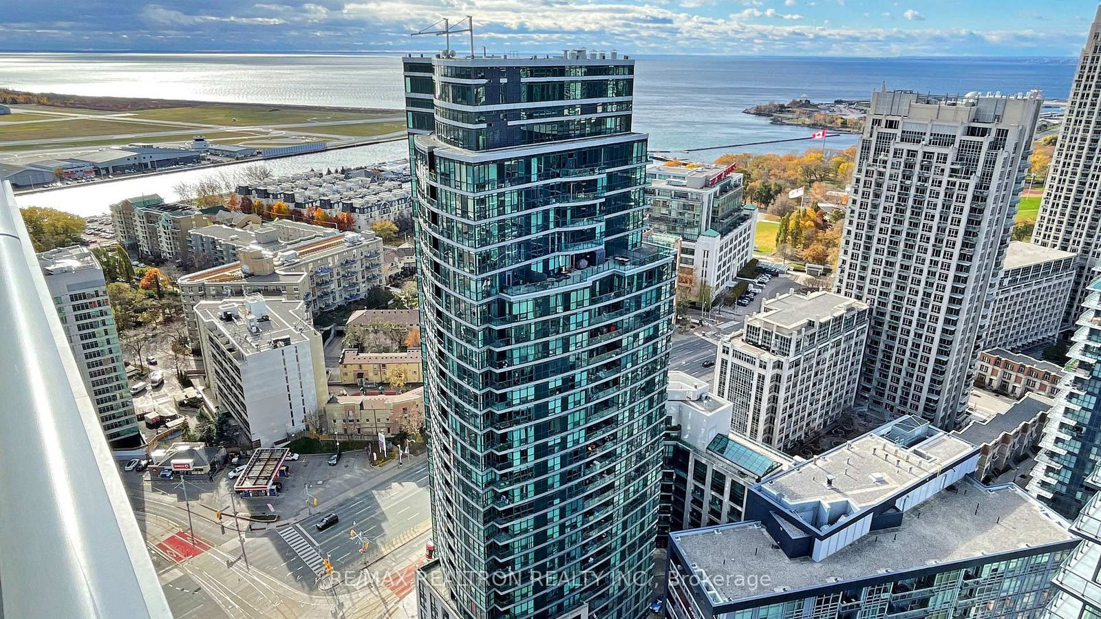 19 Bathurst Street, Unit 3902 - Photo 8