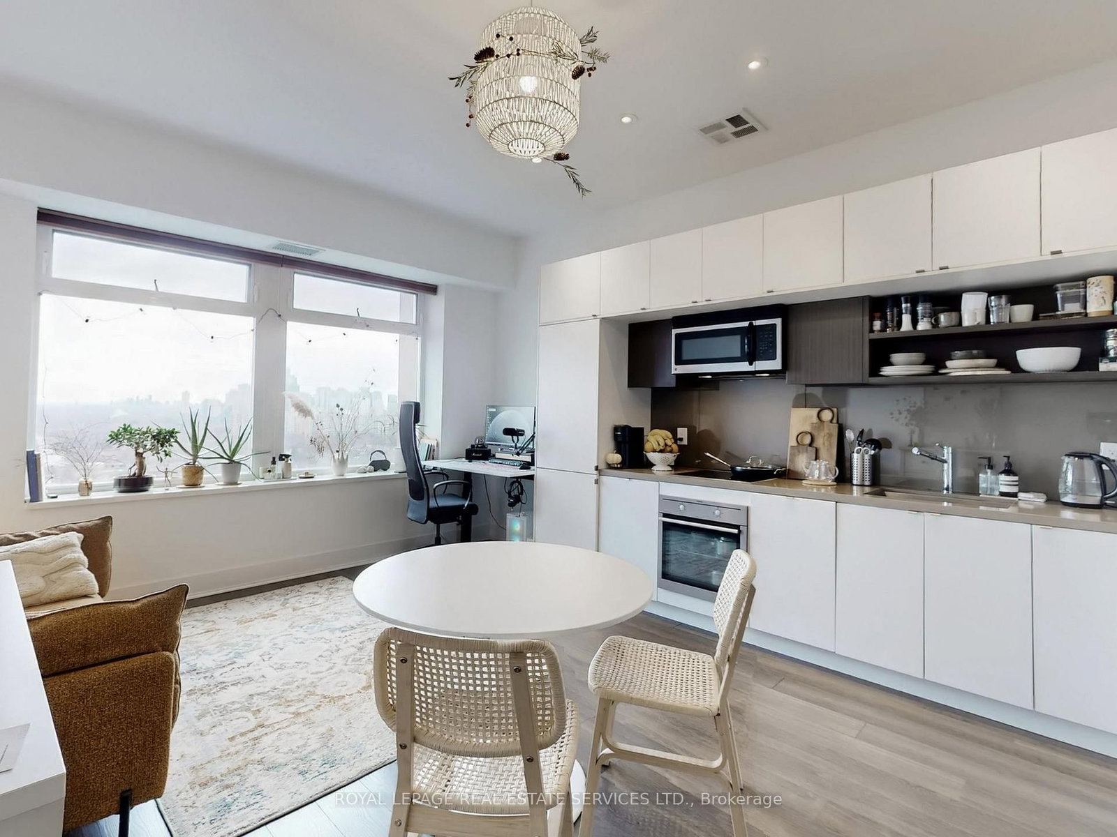 111 St. Clair Avenue W, Unit 1623