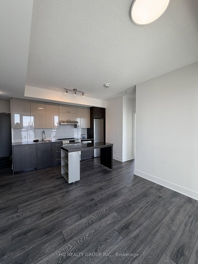 1111 - 188 Fairview Mall Drive