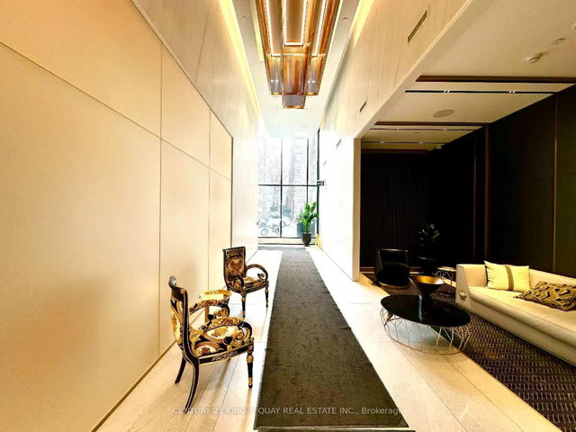 4805 - 319 Jarvis Street