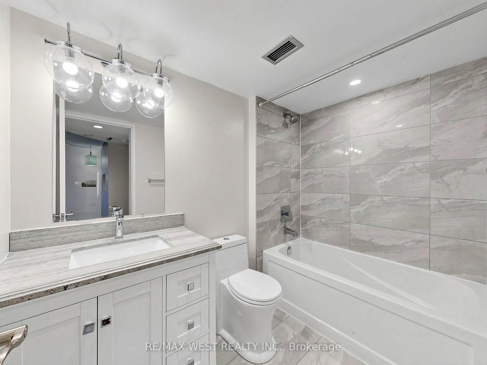 725 King Street W, Unit 211 - Photo 2