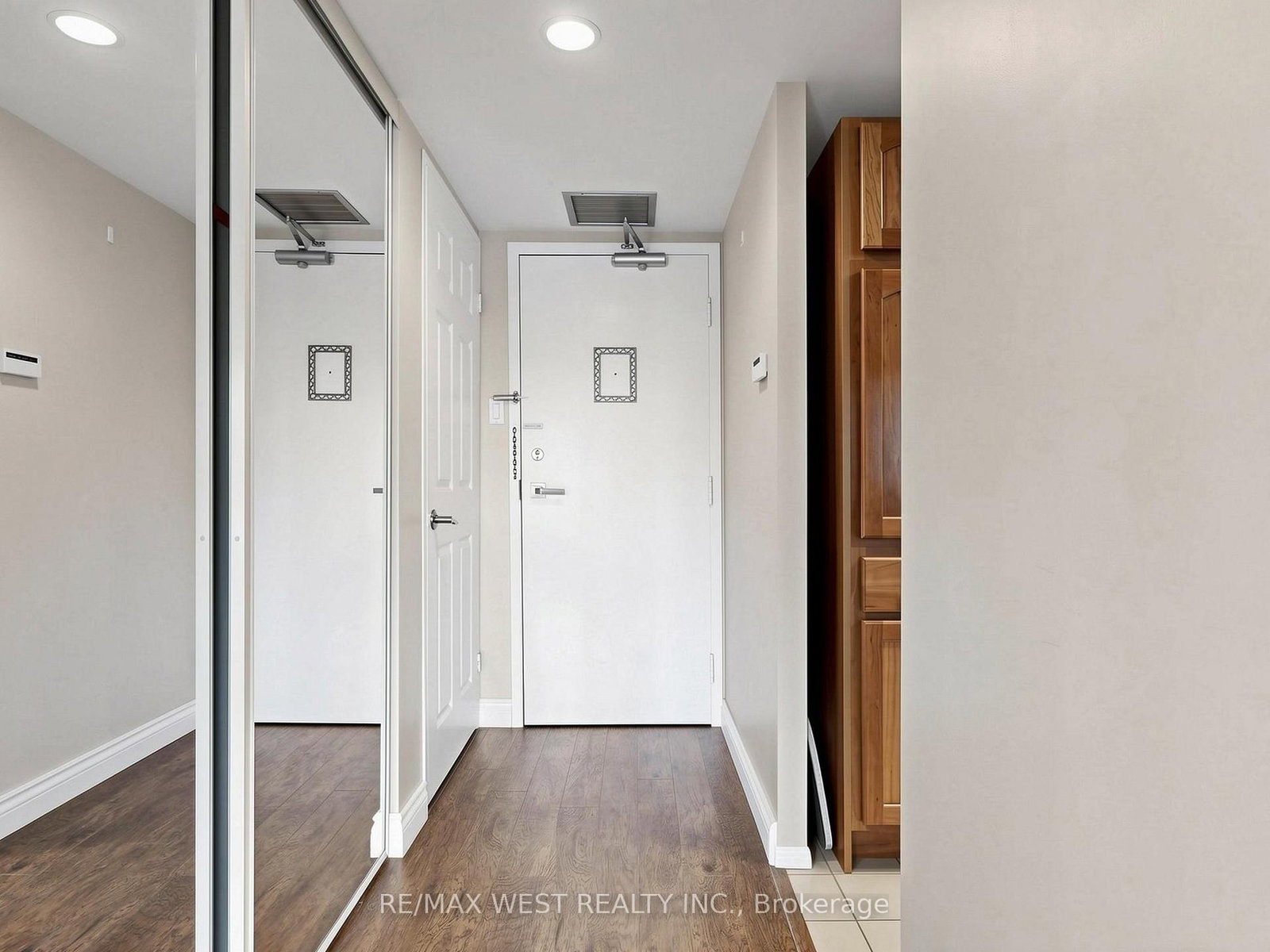 725 King Street W, Unit 211 - Photo 6