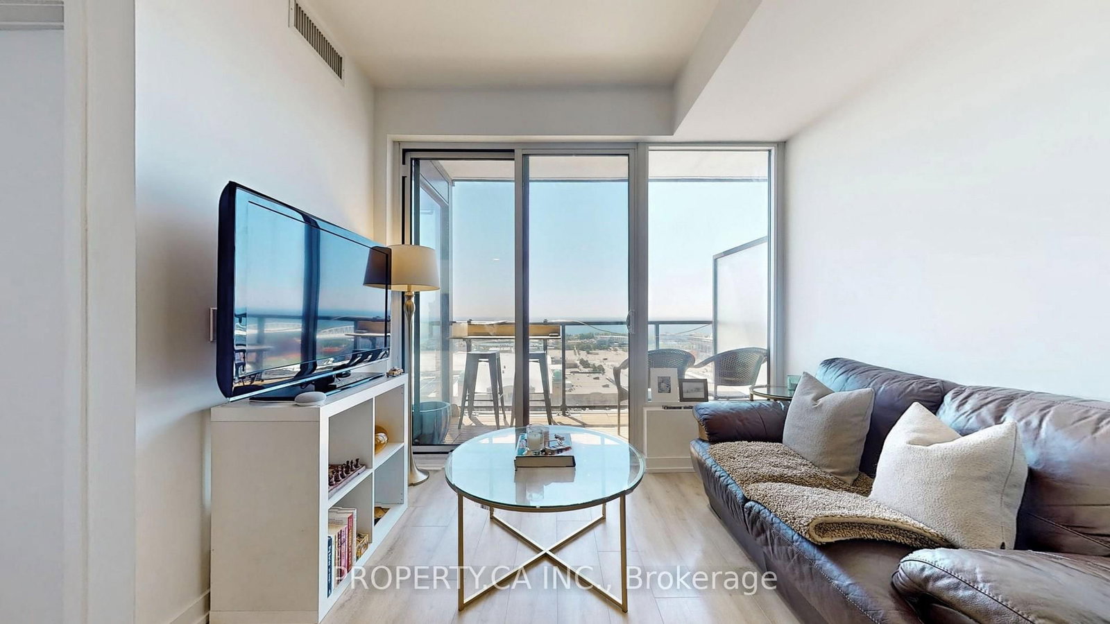 135 East Liberty Street, Unit 2012 - Photo 23