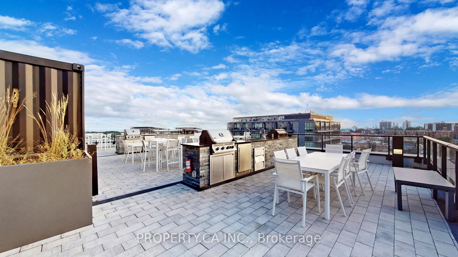 135 East Liberty Street, Unit 2012 - Photo 27