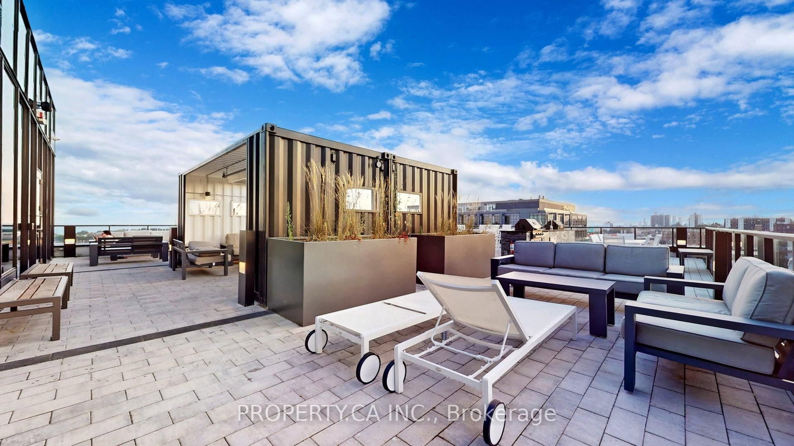 135 East Liberty Street, Unit 2012 - Photo 28