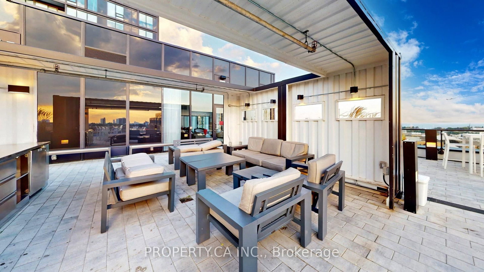 135 East Liberty Street, Unit 2012 - Photo 29