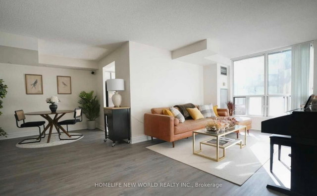 203 - 24 Wellesley Street W