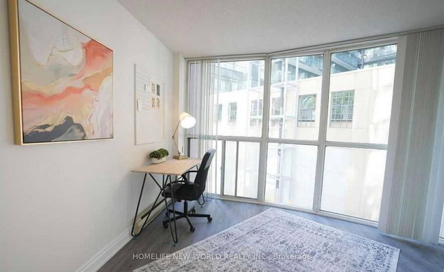 203 - 24 Wellesley Street W