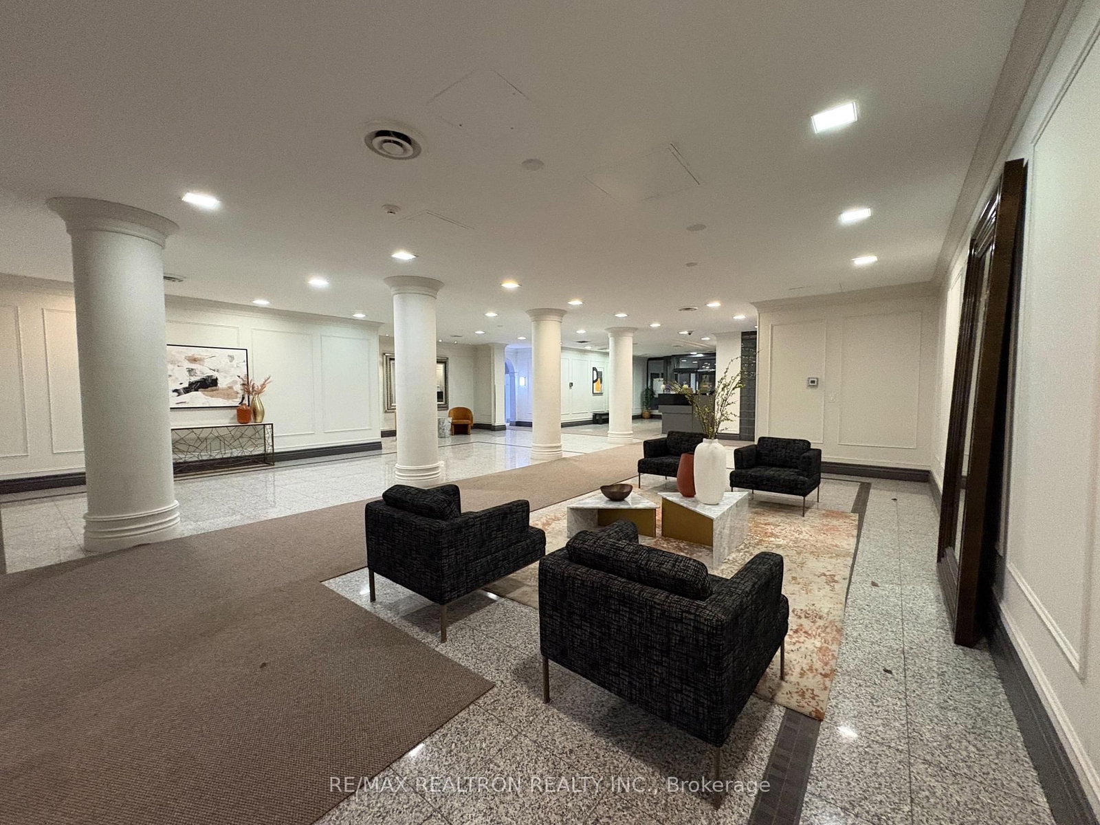 7 Bishop Avenue, Unit 1617 - Photo 2