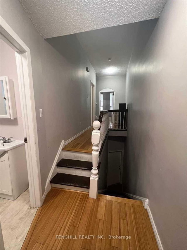 2 - 678 Bathurst Street