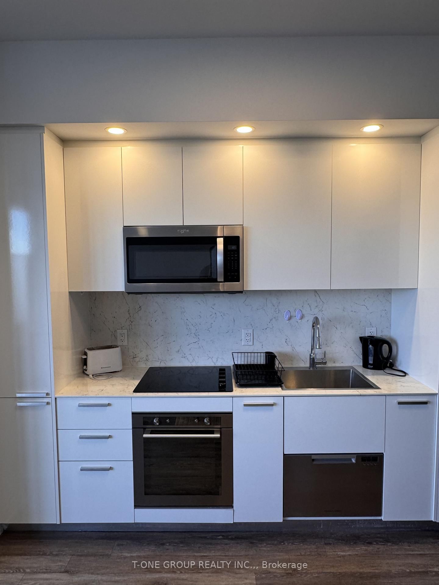 75 Canterbury Place E, Unit 1115 - Photo 3