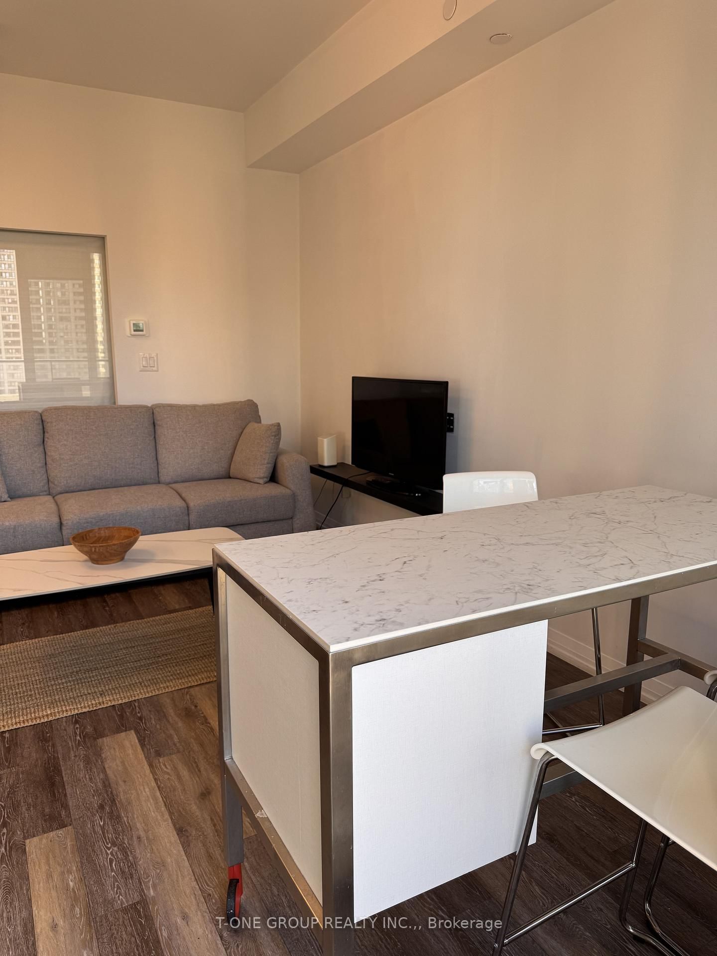 75 Canterbury Place E, Unit 1115 - Photo 6